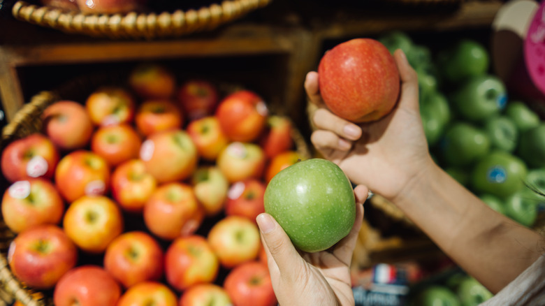 Shopping for apples