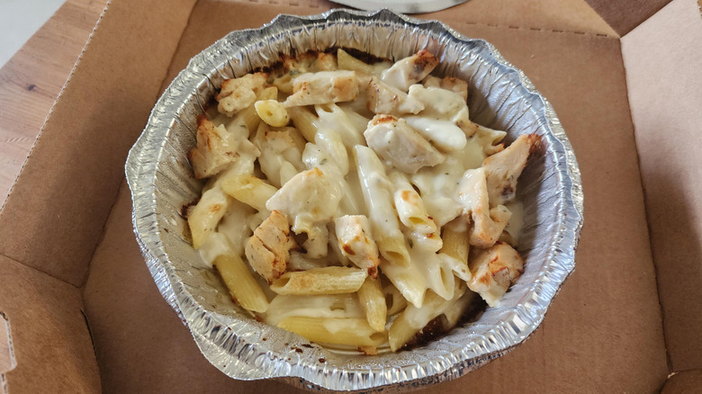 Domino's chicken alfredo pasta
