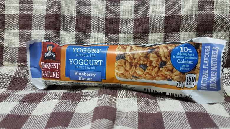 A Quaker Oats yogurt bar