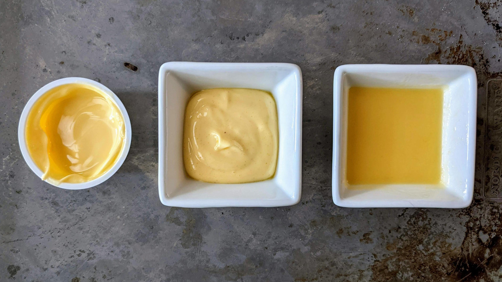 Make This Copycat Papa Johns Garlic Sauce At Home - The Takeout