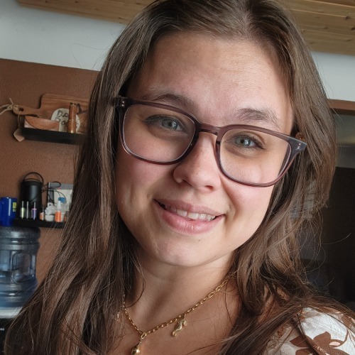 Photo of Julia Lauzon